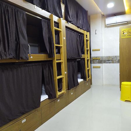 Super Dormitory Ac Deluxe Мумбаї Екстер'єр фото
