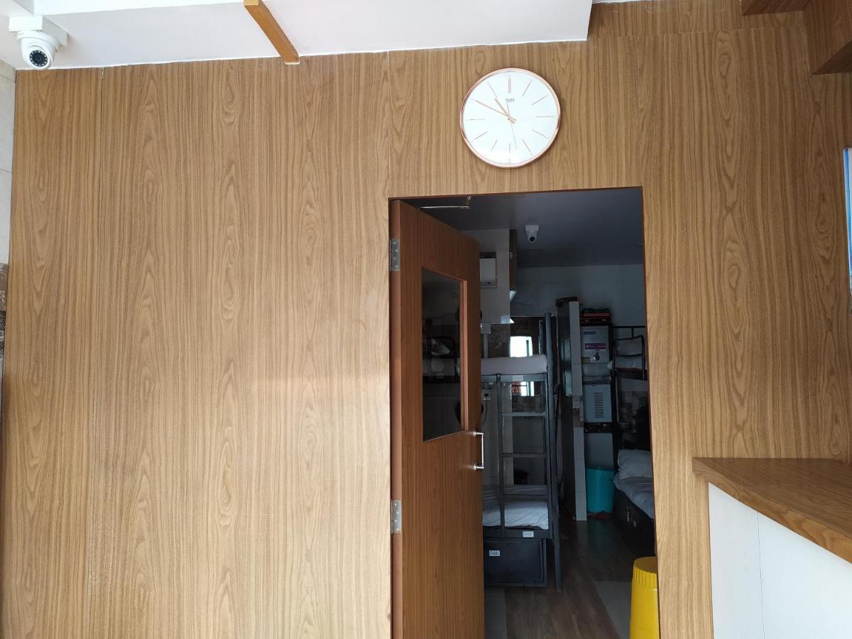 Super Dormitory Ac Deluxe Мумбаї Екстер'єр фото