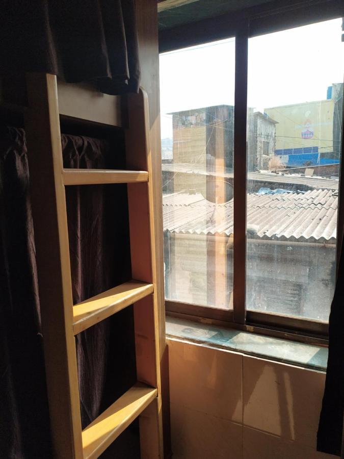 Super Dormitory Ac Deluxe Мумбаї Екстер'єр фото