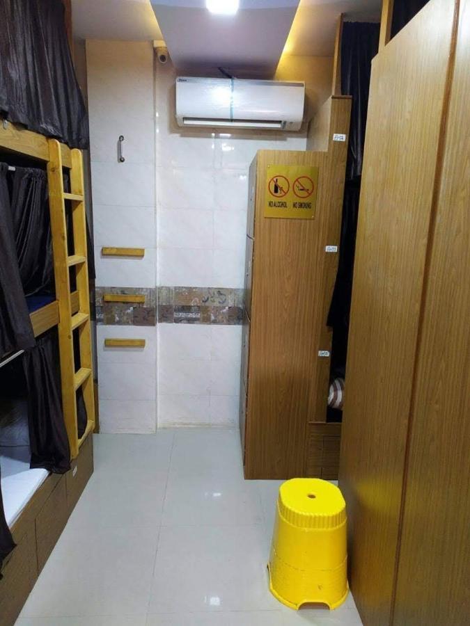 Super Dormitory Ac Deluxe Мумбаї Екстер'єр фото